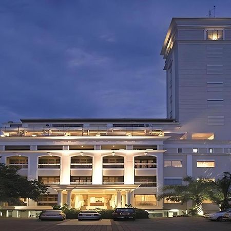 เลอ เบรินจิน Hotel ซาลาตีกา ภายนอก รูปภาพ
