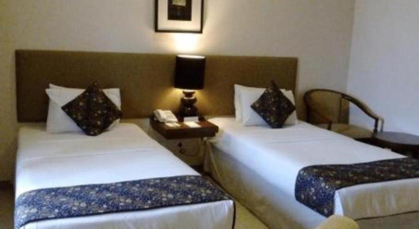 เลอ เบรินจิน Hotel ซาลาตีกา ภายนอก รูปภาพ