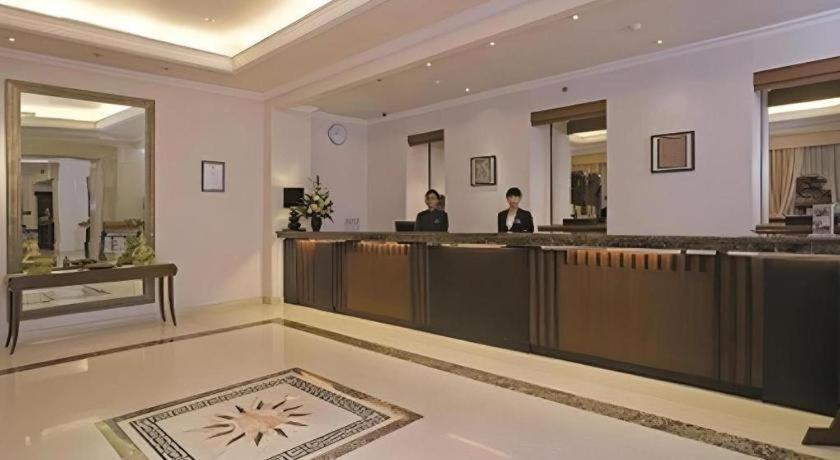 เลอ เบรินจิน Hotel ซาลาตีกา ภายนอก รูปภาพ