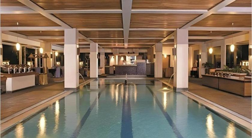 เลอ เบรินจิน Hotel ซาลาตีกา ภายนอก รูปภาพ